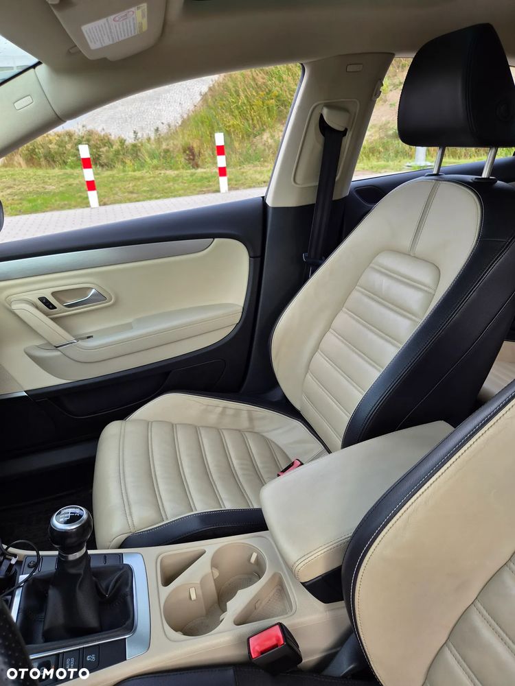Volkswagen Passat CC - 27