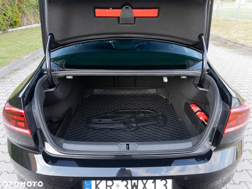 Volkswagen Passat - 17