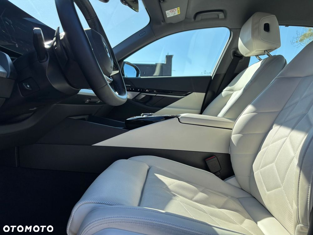 BMW Seria 5 520d xDrive - 23