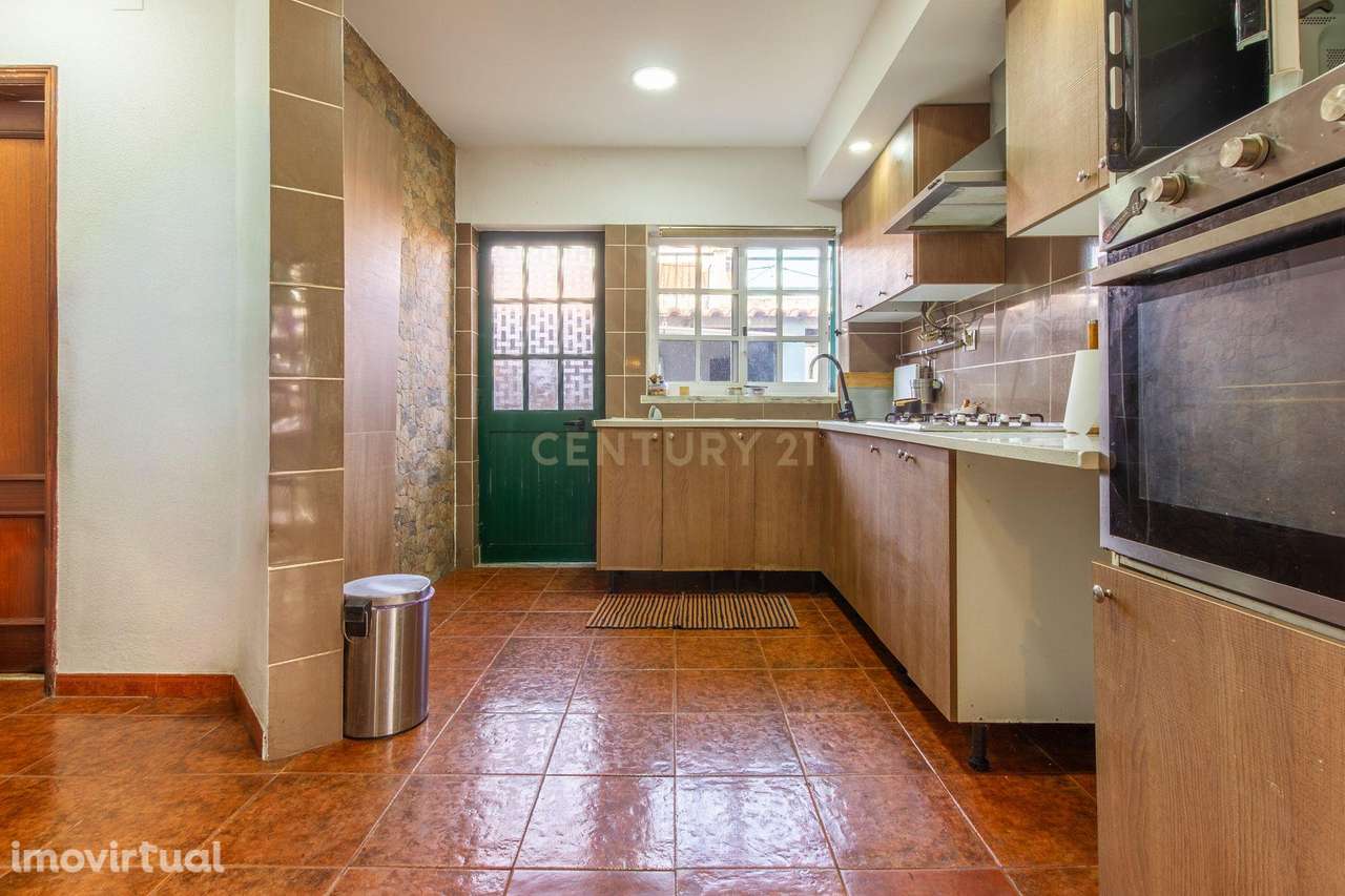 Quinta do Conde - Moradia geminada de 4 assoalhadas - Grande imagem: 5/26