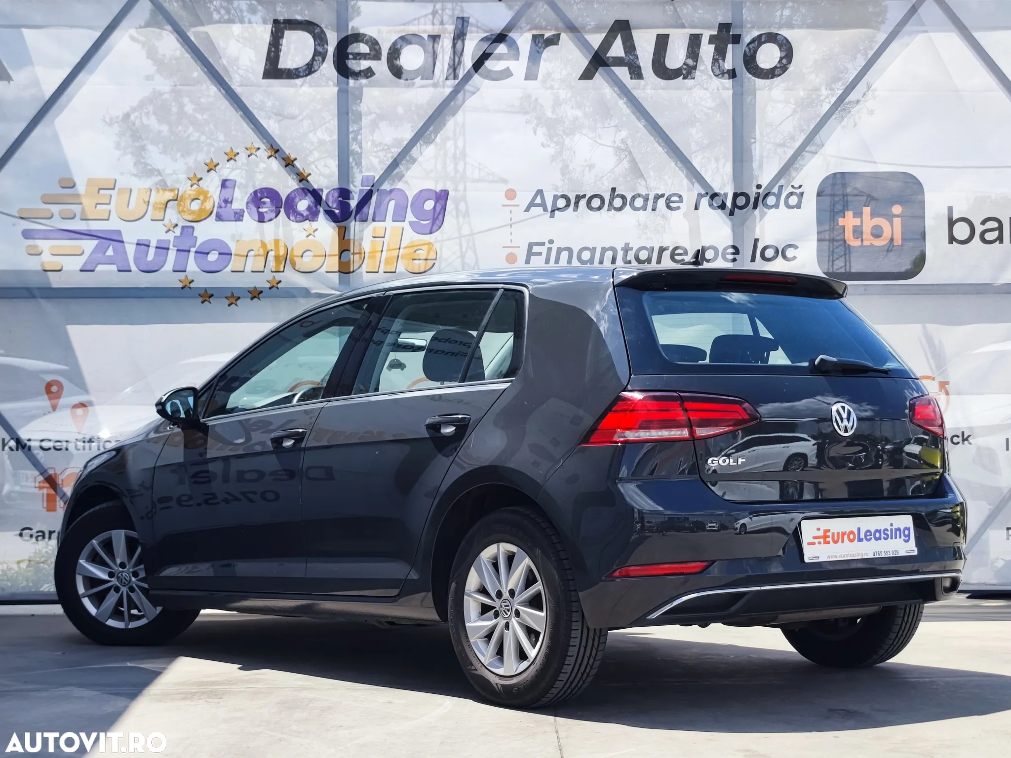 Volkswagen Golf 1.6 TDI Comfortline - 6