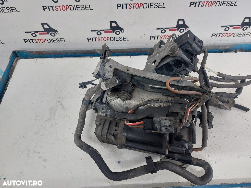 Piesă auto compatibilă cu: Mercedes C-Class W204  Mercedes E-Class W212 - 3