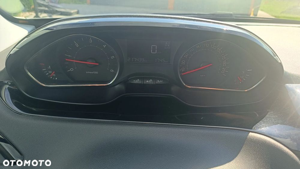 Peugeot 208 e-HDi 68 EGS5 Stop&Start Active - 6