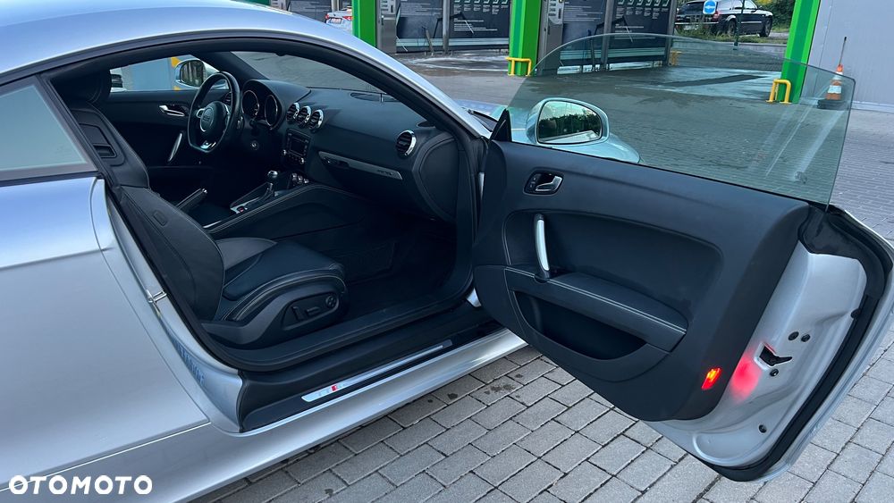Audi TT S Coupé - 8
