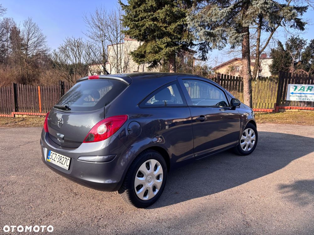 Opel Corsa 1.2 16V Cosmo - 2