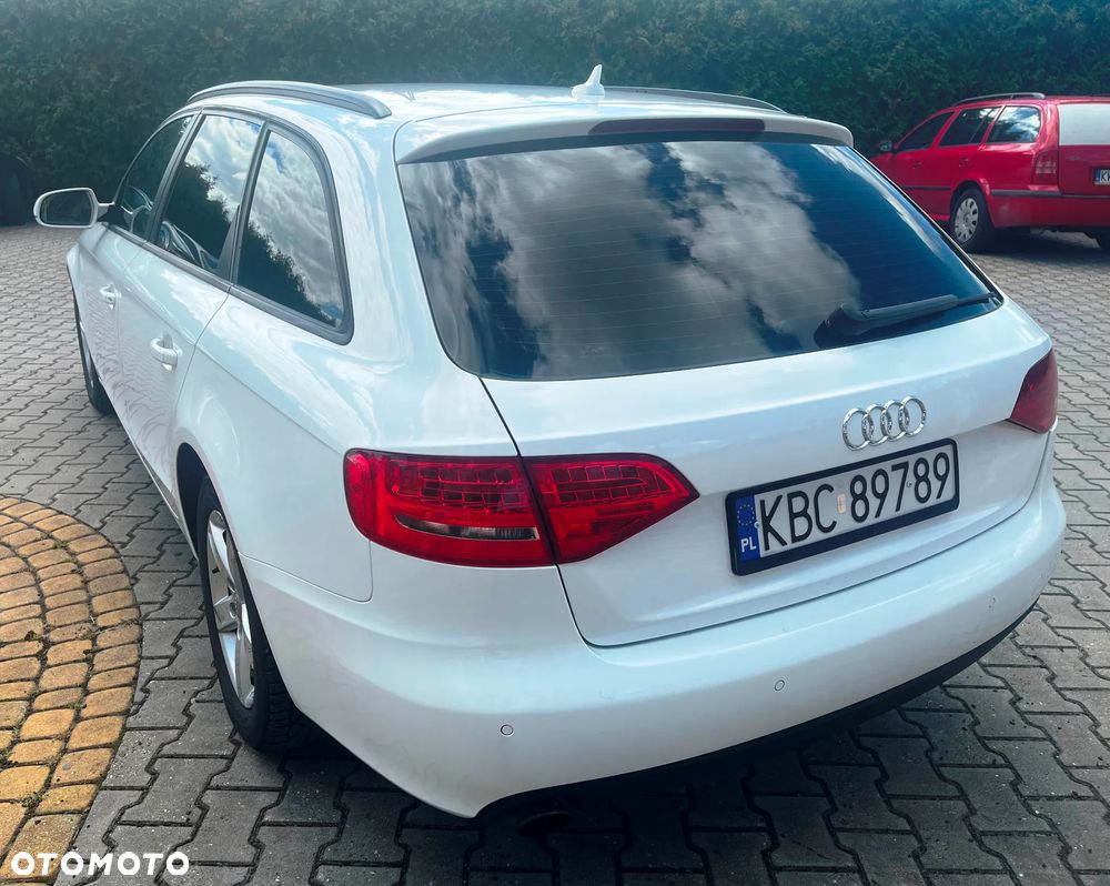Audi A4 Avant 2010 photo 4