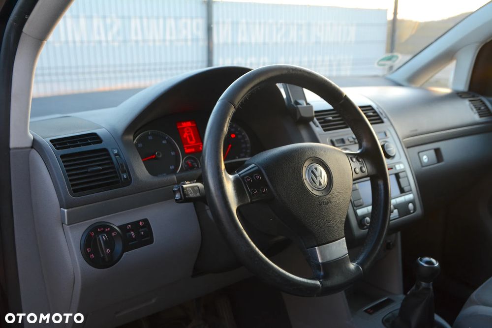 Volkswagen Touran 2.0 TDI DPF Trendline - 29