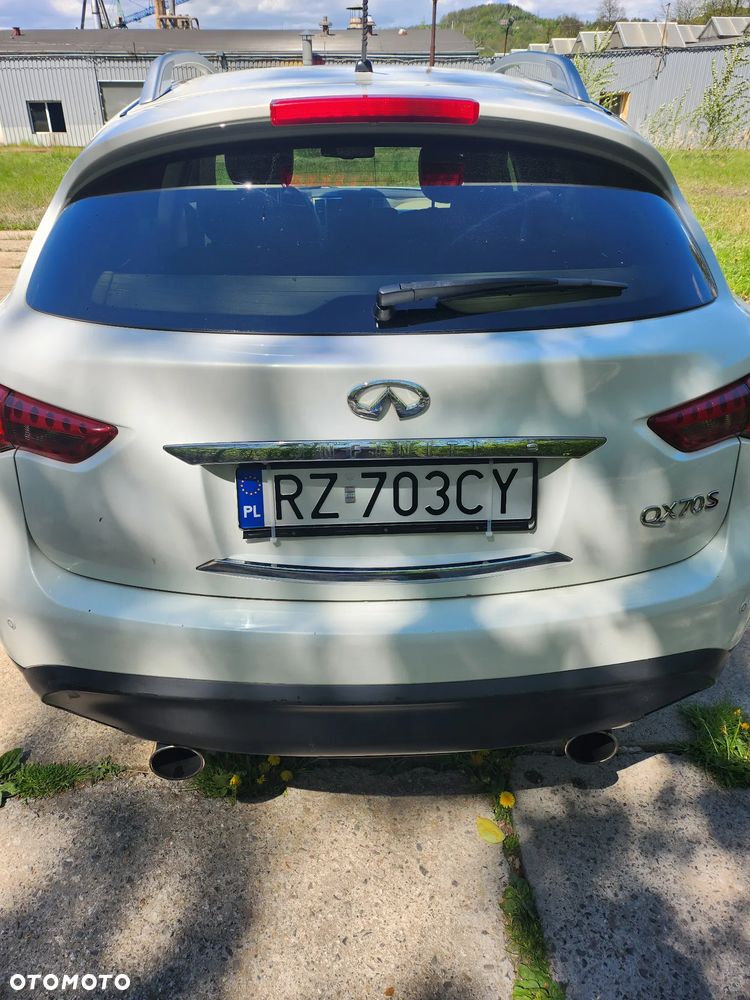 Infiniti Q70 3.0d S - 4