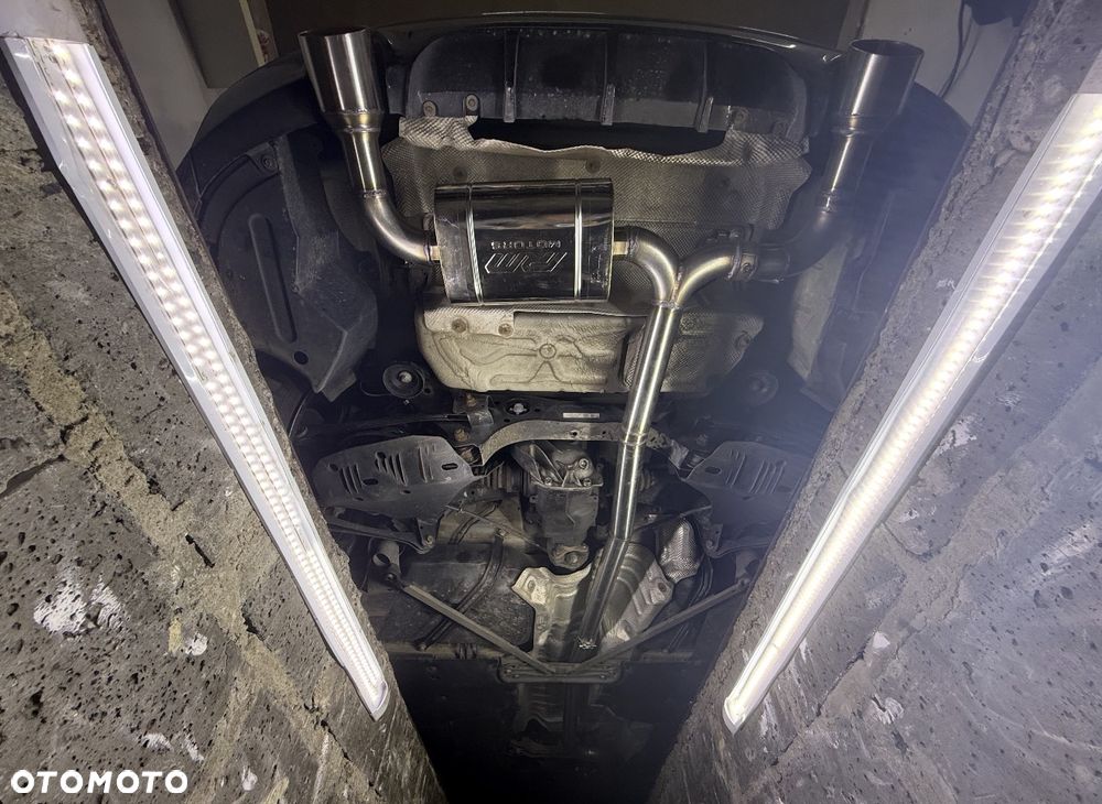 BMW Seria 2 218d - 39