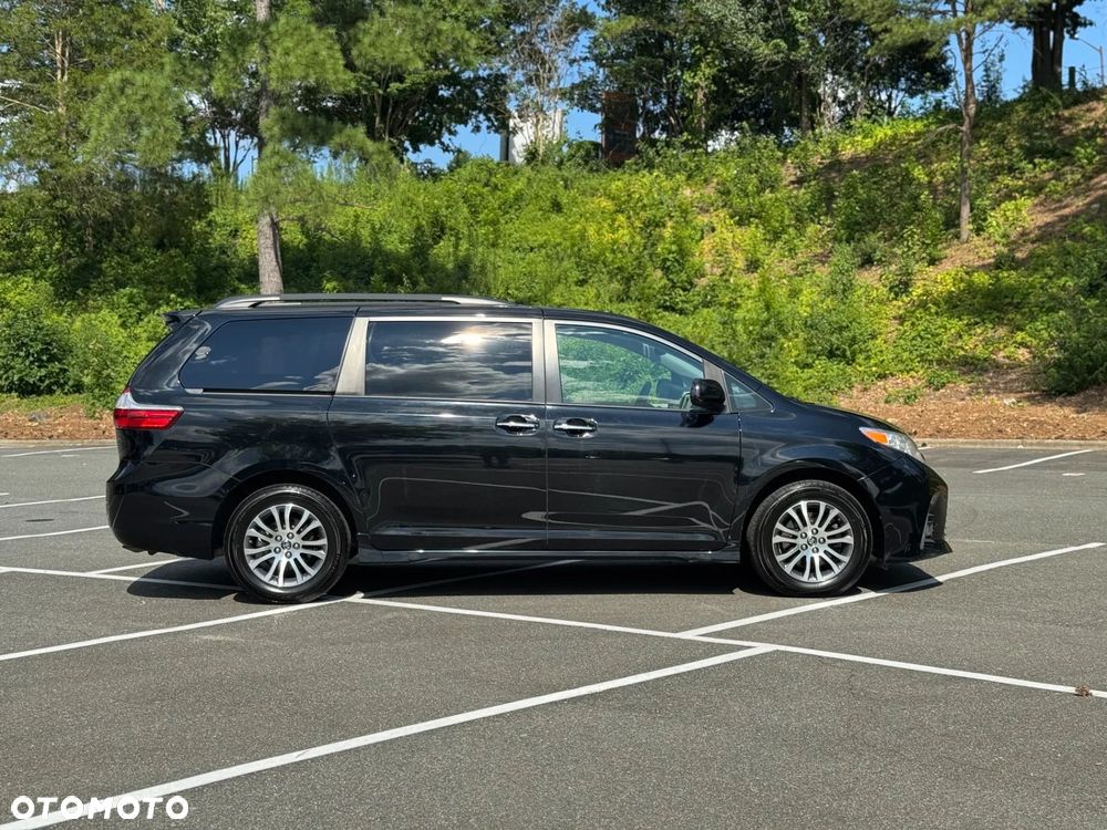 Toyota Sienna 3.5 V6 XLE AWD - 7