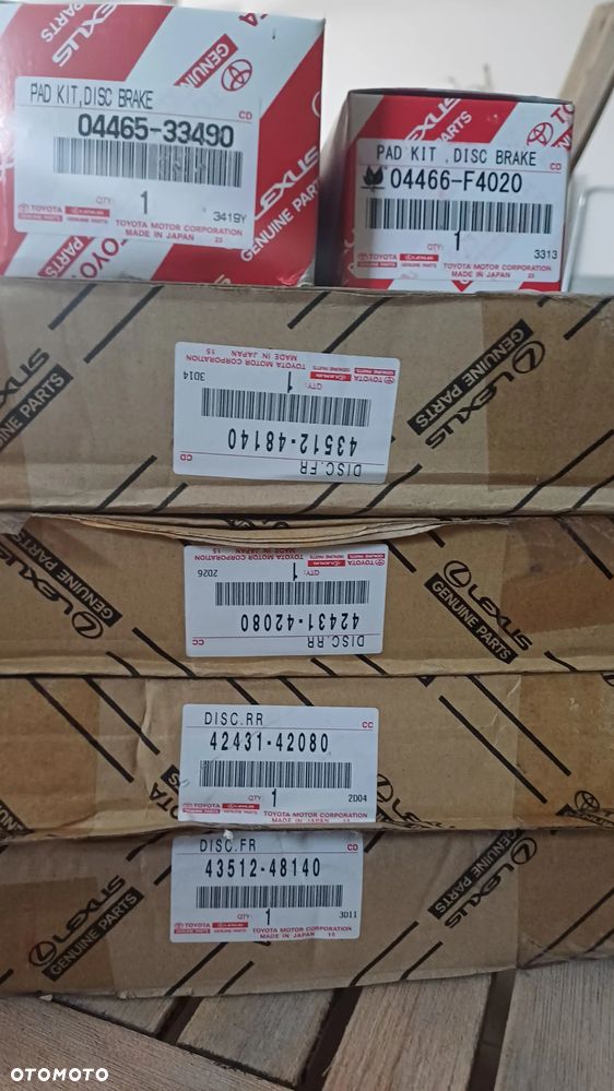 Komplet tarczy i klocków do Toyoty Rav 4 - 1