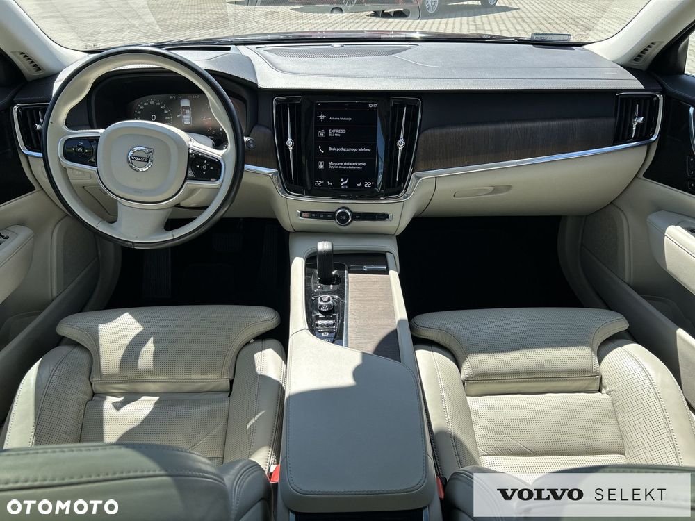 Volvo V90 Cross Country - 32