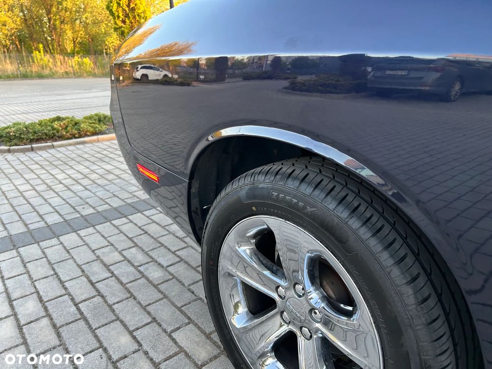 Dodge Challenger 3.5 SE - 16