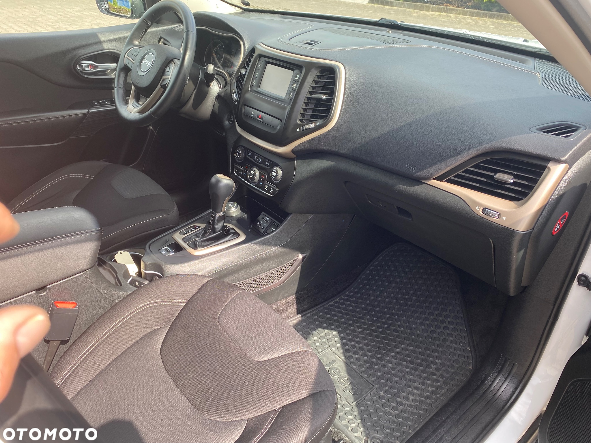 Jeep Cherokee 2.0 MJD Active Drive I Longitude - 18