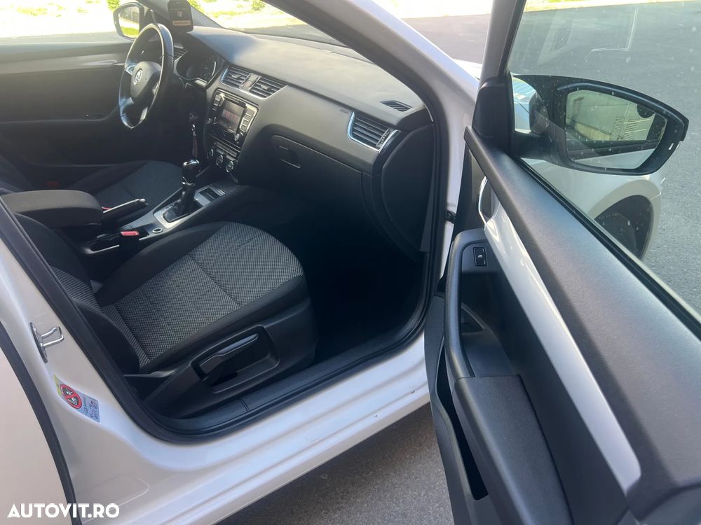 Skoda Octavia 2.0 TDI ELEGANCE DSG - 11
