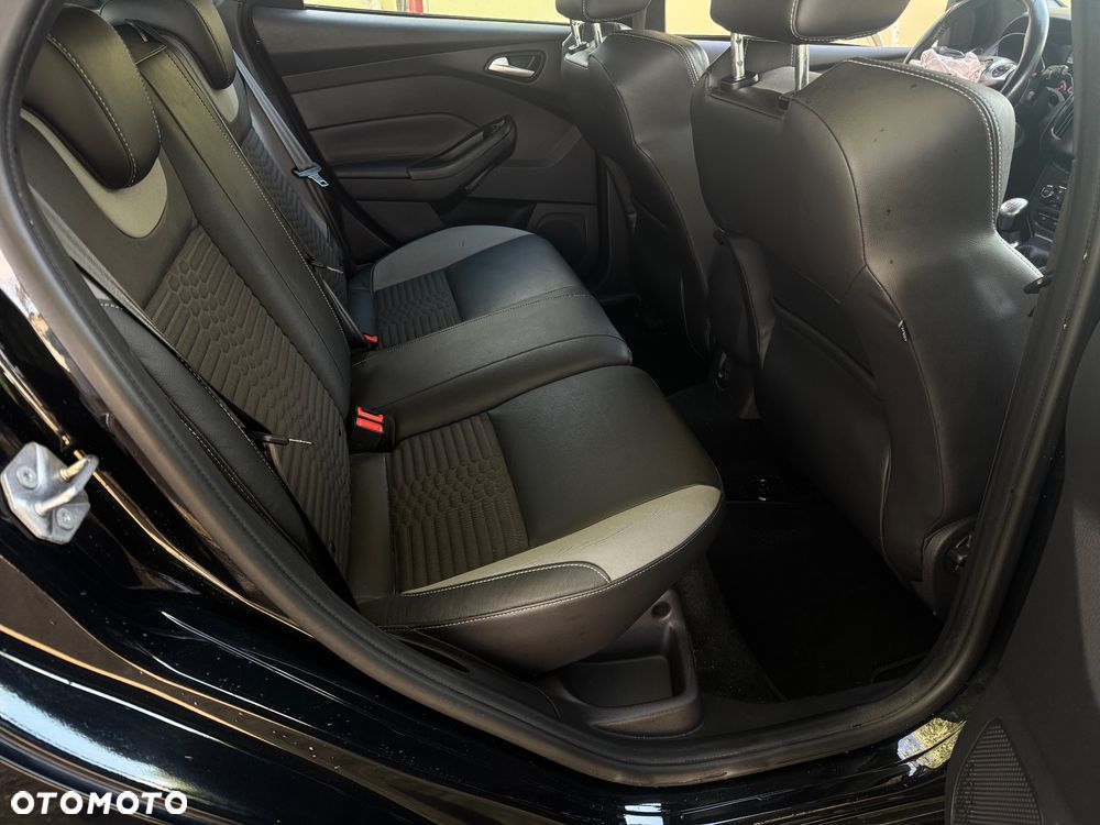 Ford Focus 2.0 EcoBoost ST - 14