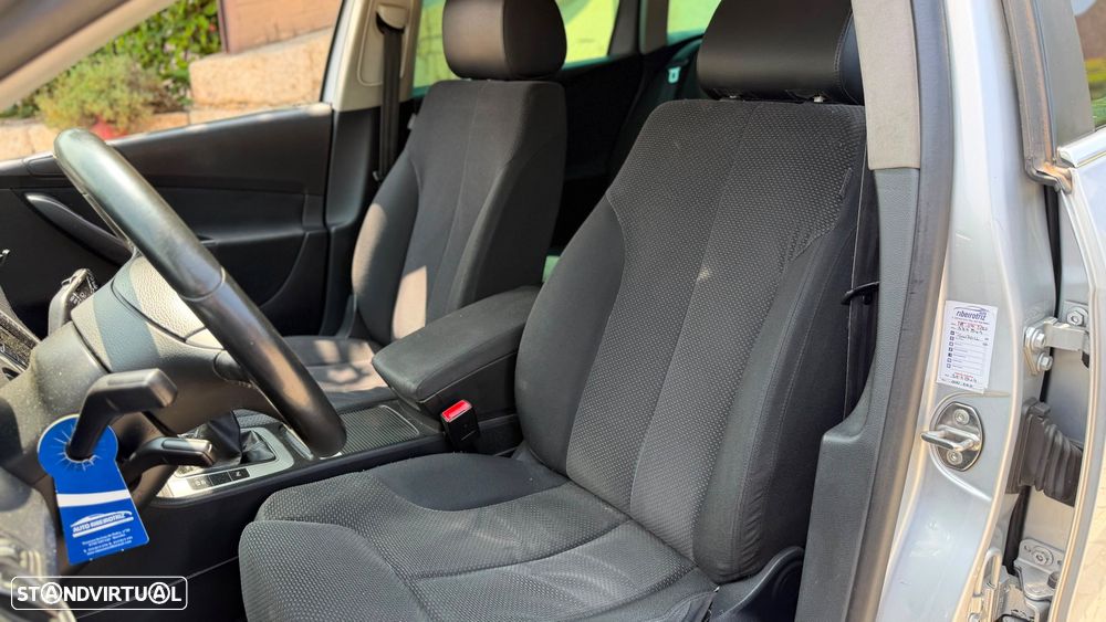 VW Passat 1.6 TDI BlueMotion Highline - 10