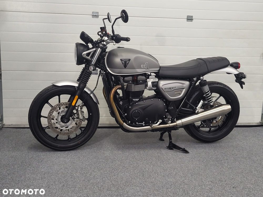 Triumph Street Twin - 2