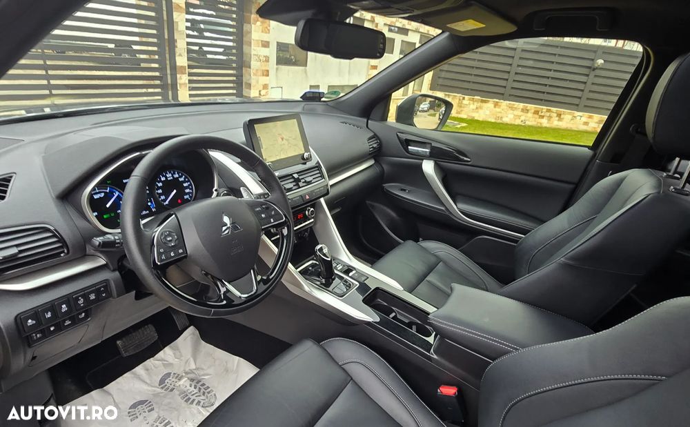 Mitsubishi Eclipse-Cross Plug-In Hybrid 4WD Plus Select - 11