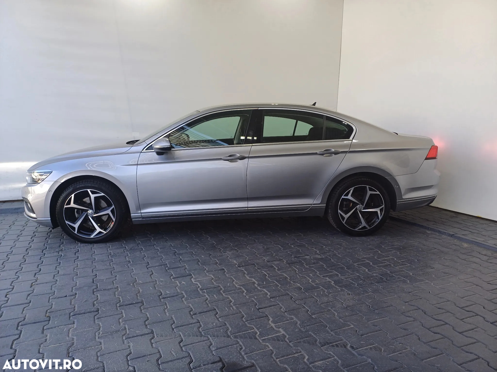 Volkswagen Passat 2.0 TDI DSG Comfortline - 2