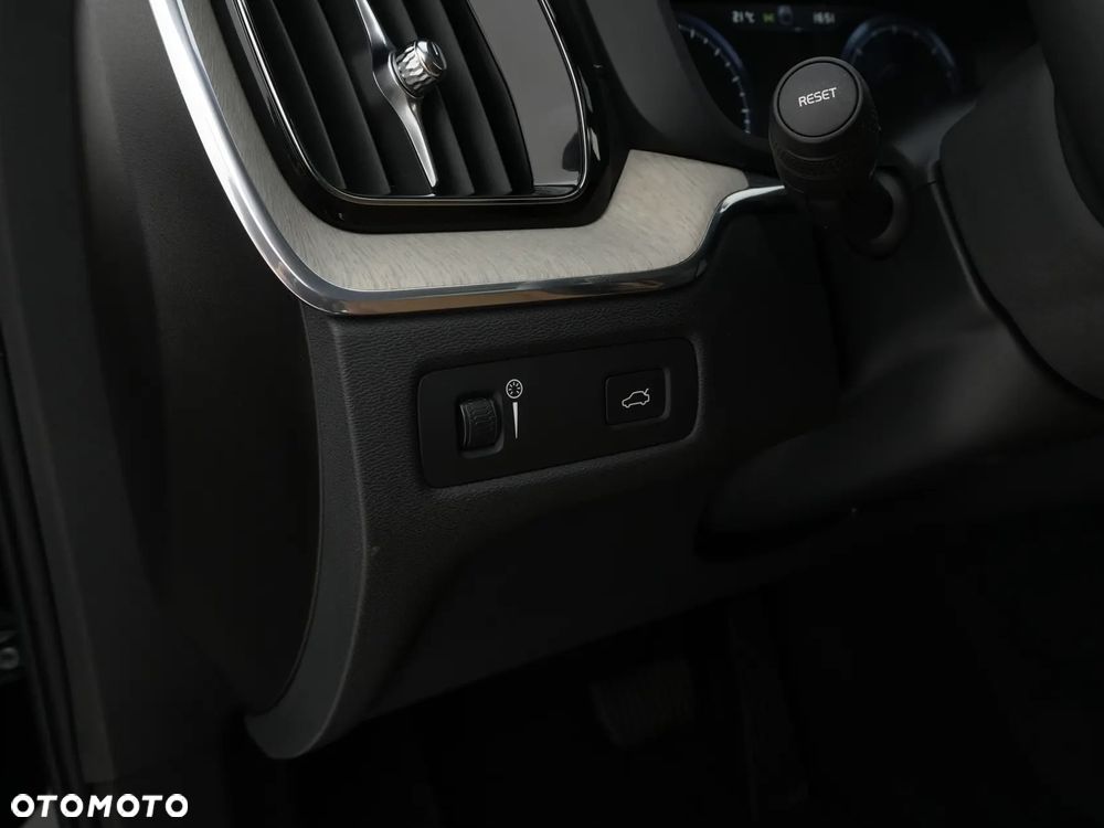 Volvo XC 60 D5 AWD Geartronic Inscription - 26