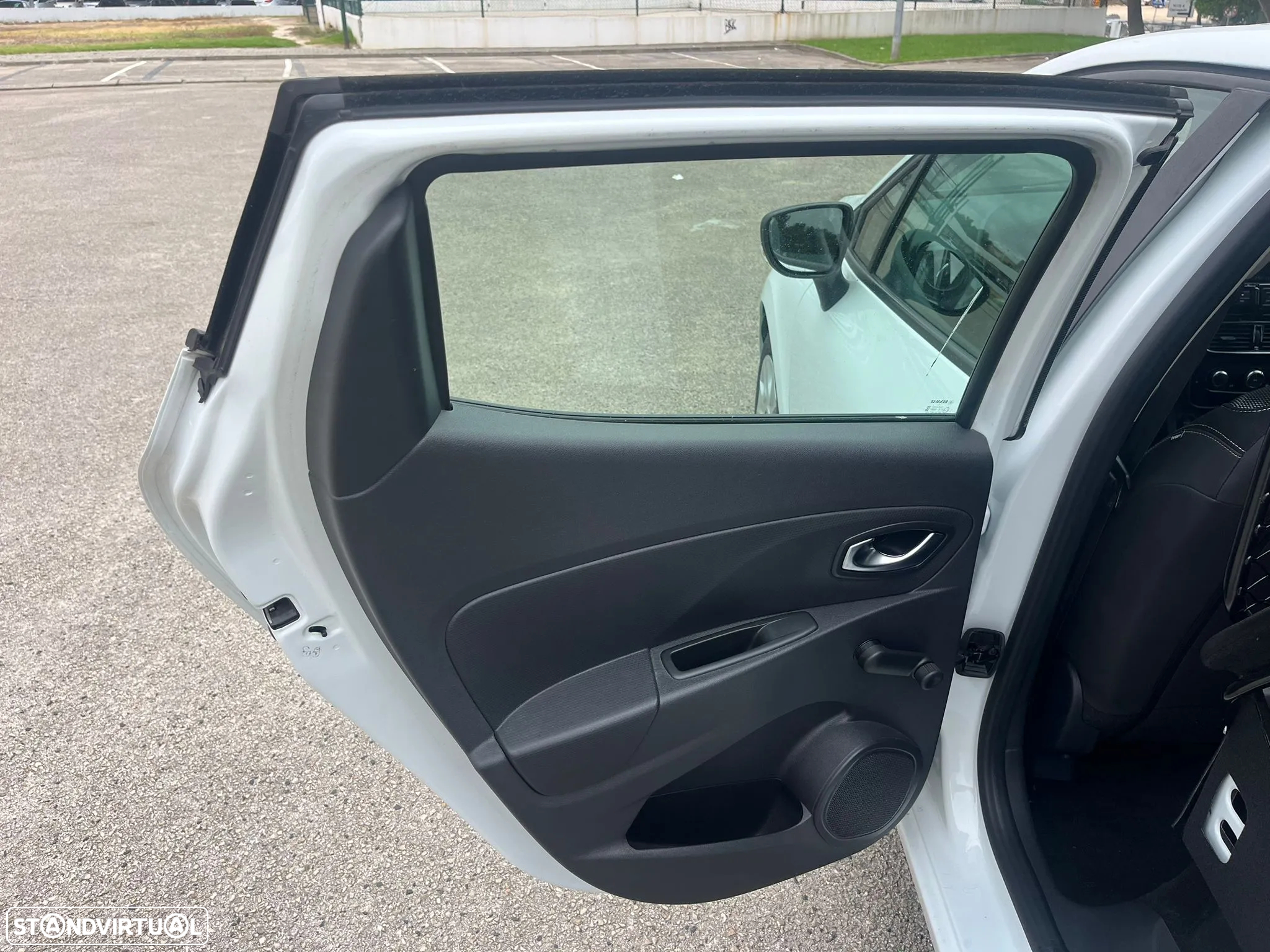 Renault CLIO 1.5 dCI 75cv - ZEN - AC - IVA DEDUTÍVEL - 34