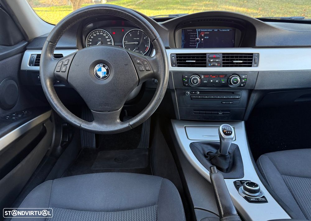 BMW 318 d Navigation - 21