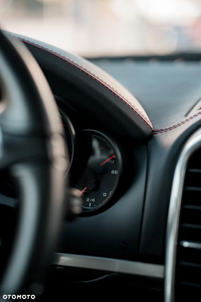 Porsche Cayenne GTS - 31