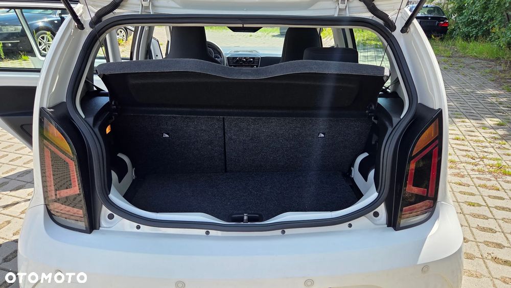 Volkswagen up! move - 12