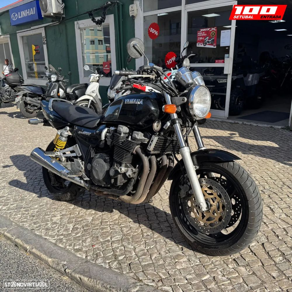 Yamaha XJR 1300 - 13
