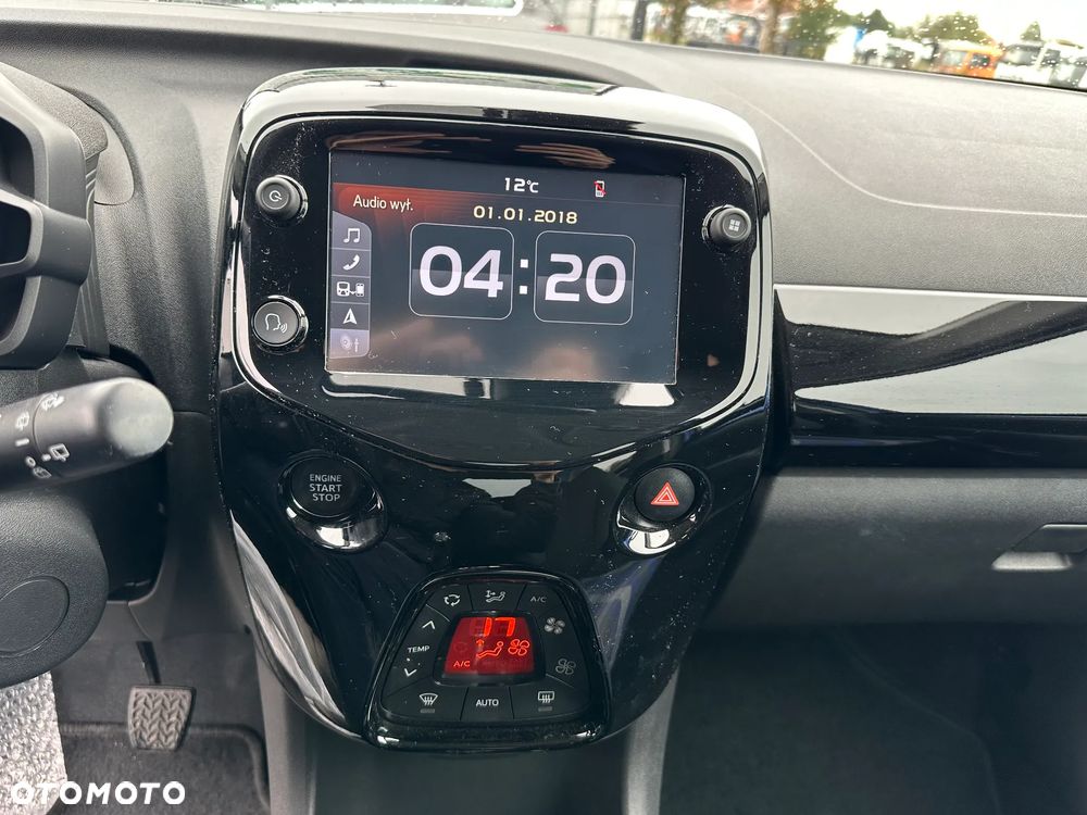 Peugeot 108 VTI 72 ETG5 Top Collection - 28