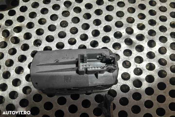 Butoane geam sofer 13258521AA 13258521AA Opel Corsa D [2006 - 2011] H - 3