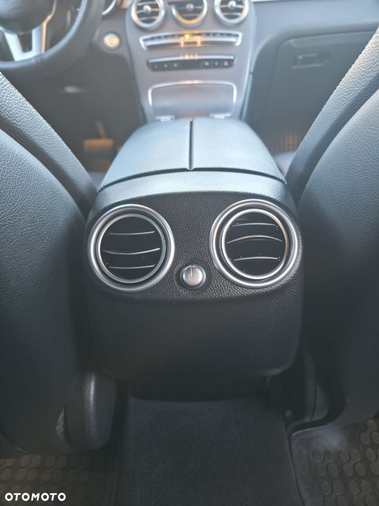 Mercedes-Benz GLC - 22