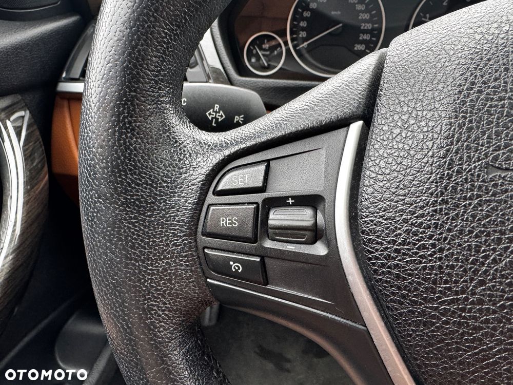 BMW Seria 3 320d Luxury Line EU6 - 15