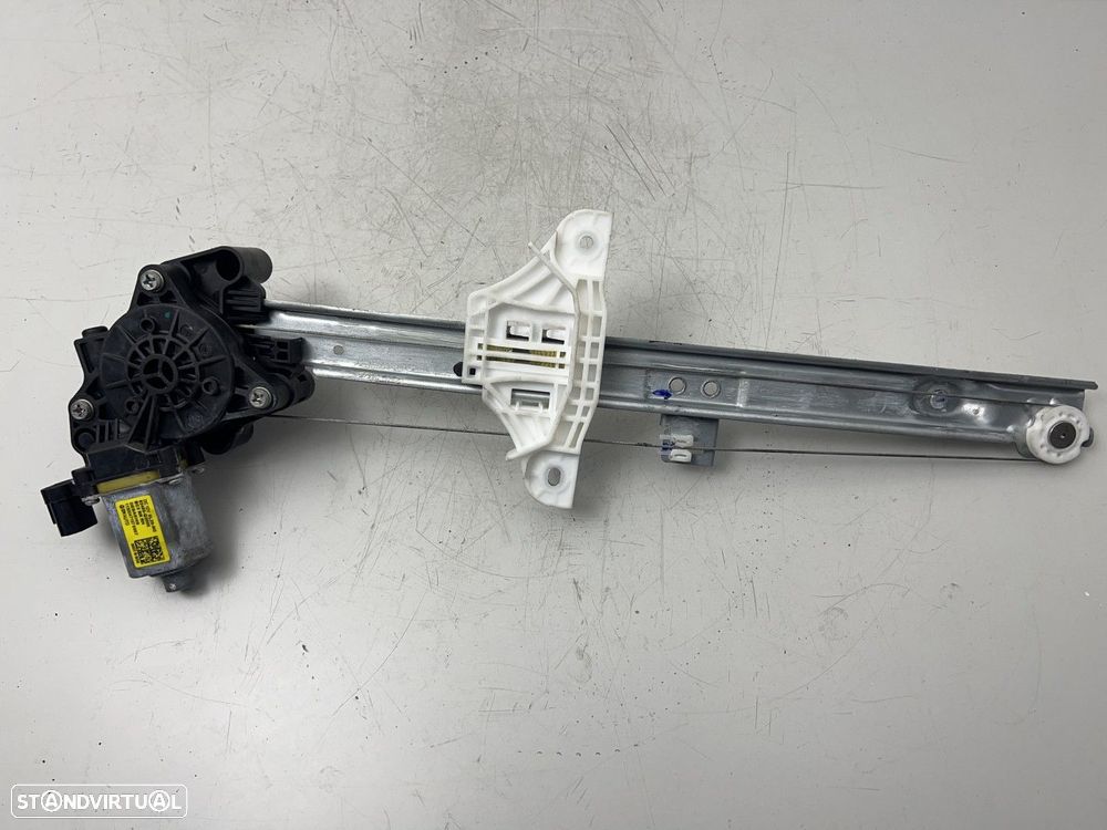 Elevador Dto Trás Semi-Novo HYUNDAI i20 III REF. 83460Q0000 83460-Q0000 - 2