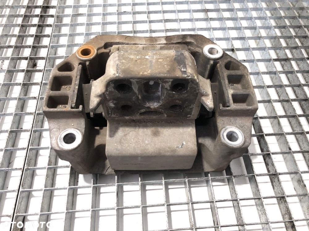 PODUSZKA SILNIKA LEWA - 189.00 PLN - SCANIA P,G,R,T - series 2003 - 2022 R 450 1782203 - 1