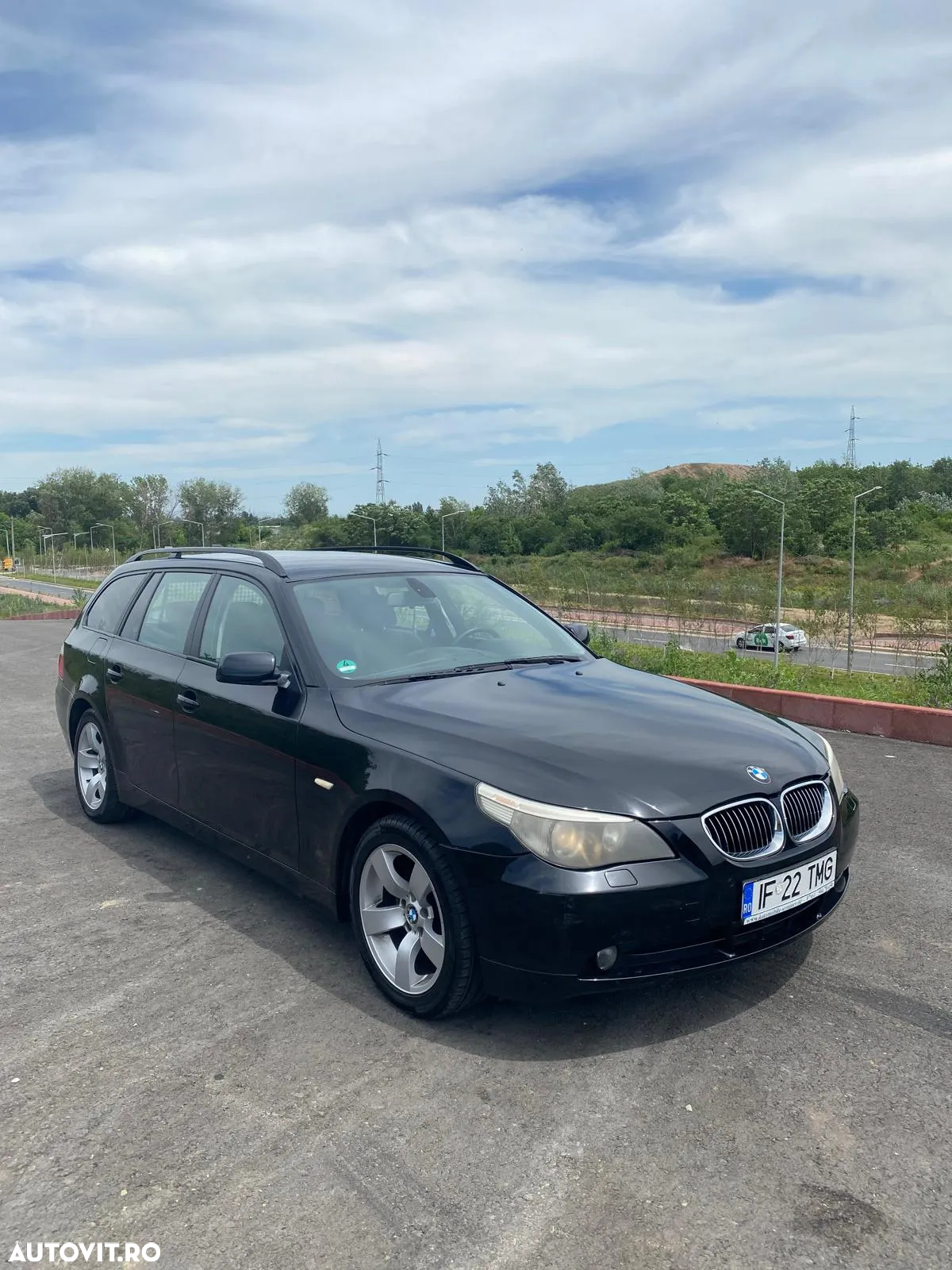 BMW Seria 5 523i Touring - 4