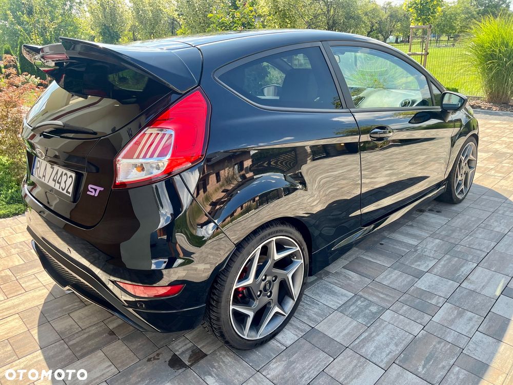 Ford Fiesta 1.6 EcoBoost ST - 10