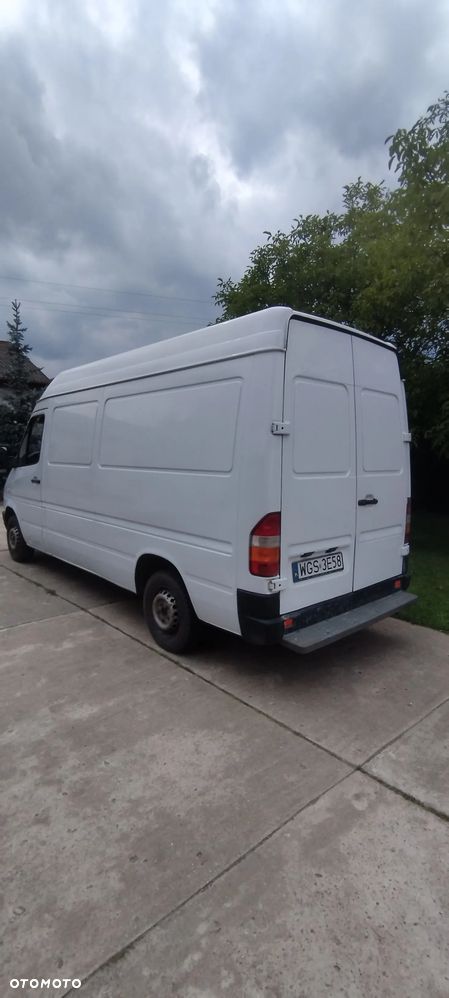 Mercedes-Benz Sprinter - 4