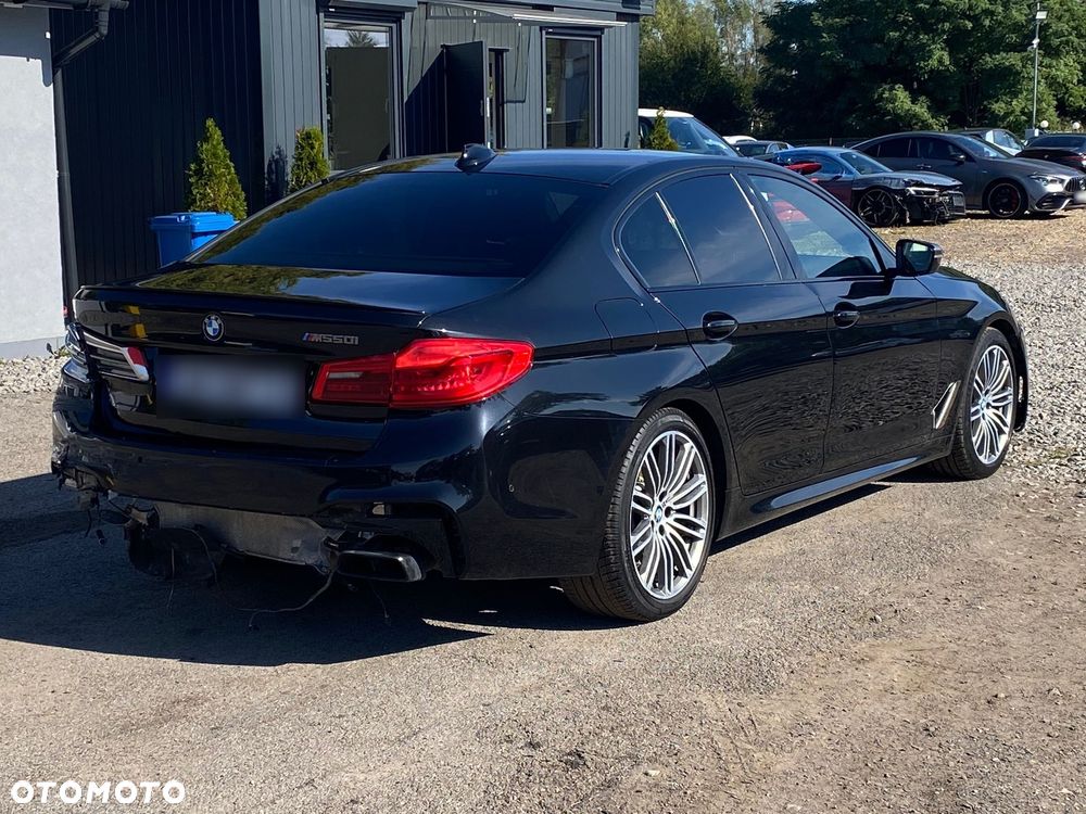BMW Seria 5 M550i xDrive sport - 4