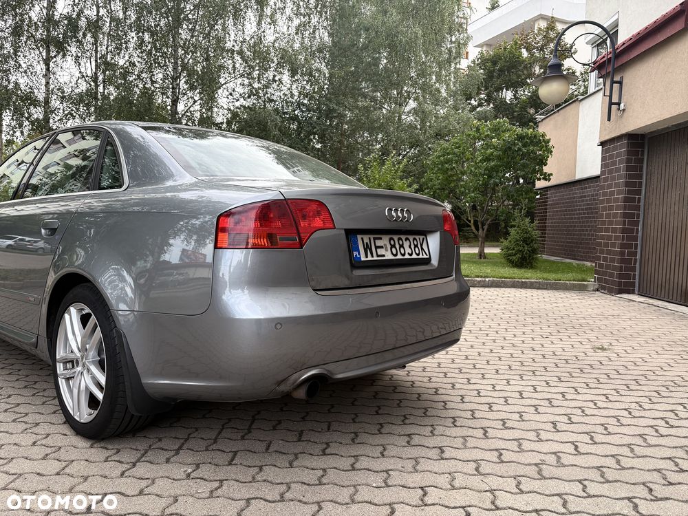 Audi A4 Limousine - 10