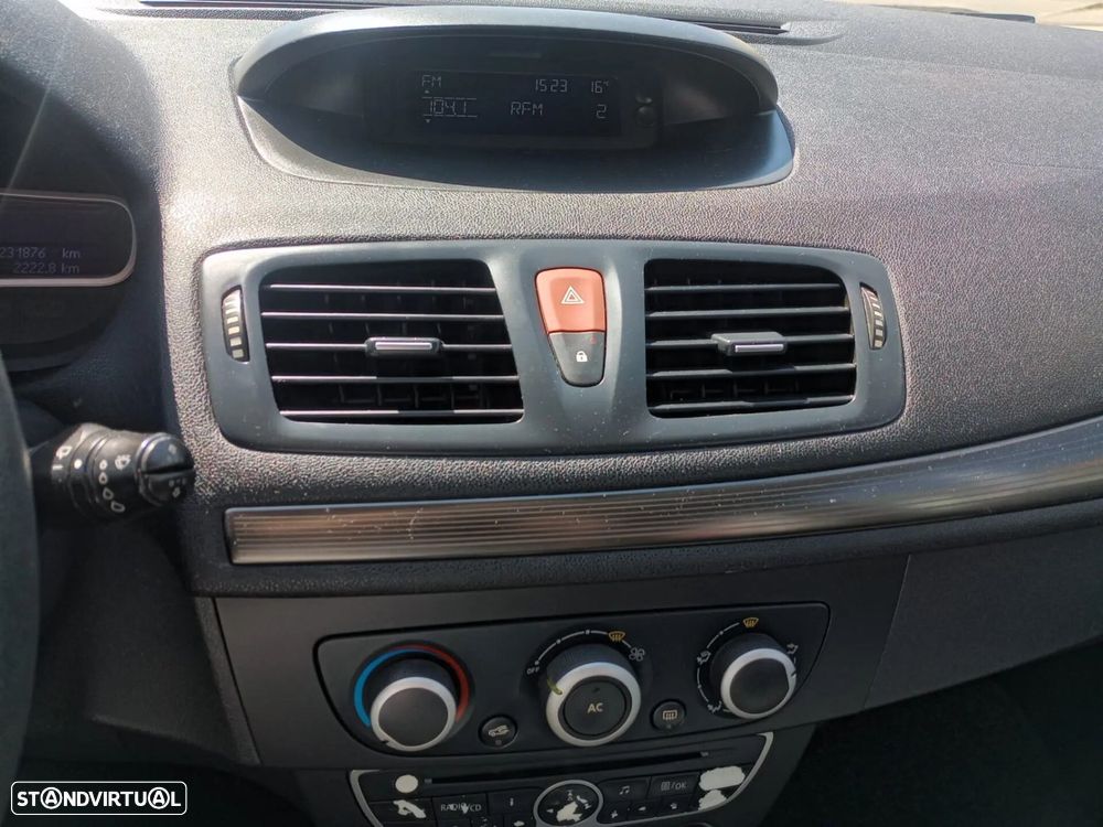 Renault Mégane 1.5 dCi Dynamique - 11