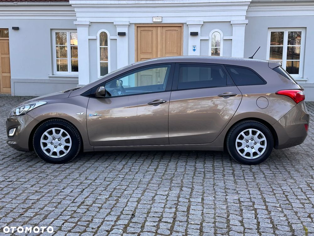 Hyundai i30 blue Kombi 1.6 GDi Style - 24