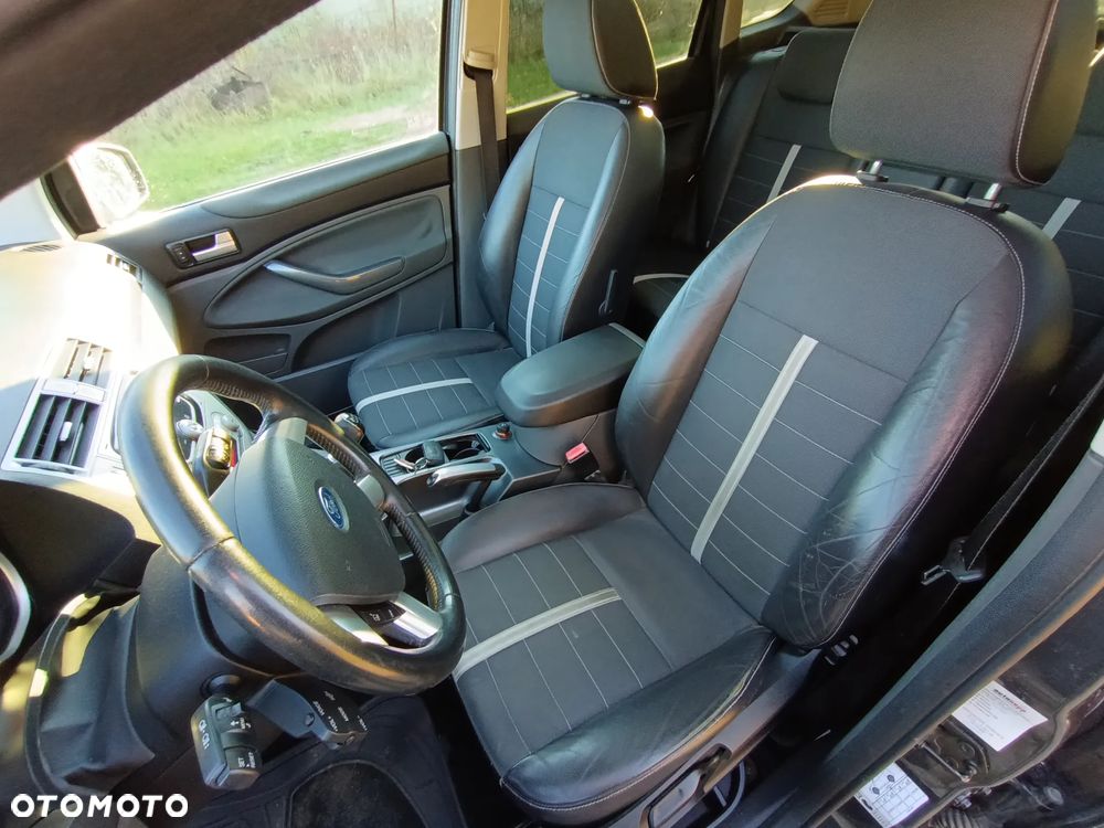 Ford Kuga 2.0 TDCi 4x4 Titanium - 23