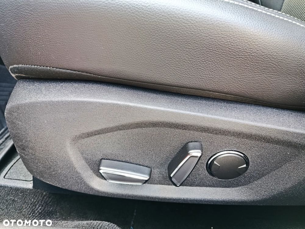Ford Mondeo 2.0 TDCi Titanium PowerShift - 26