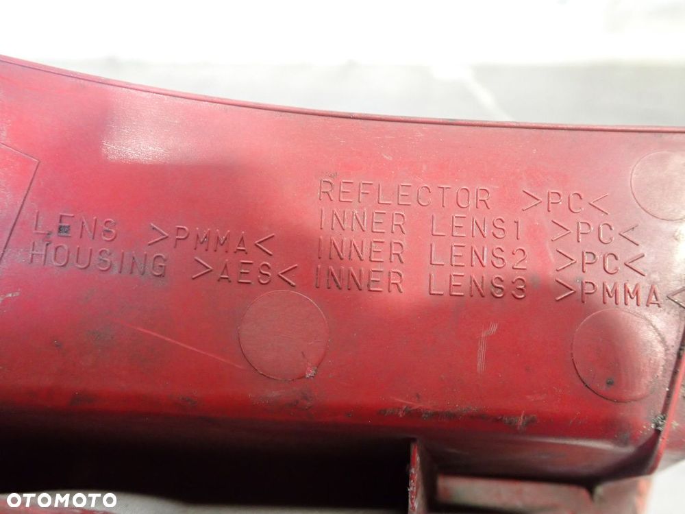 LAMPA PRAWA TYLNA MAZDA 3 1.6 - 7