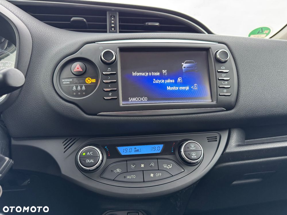 Toyota Yaris - 32