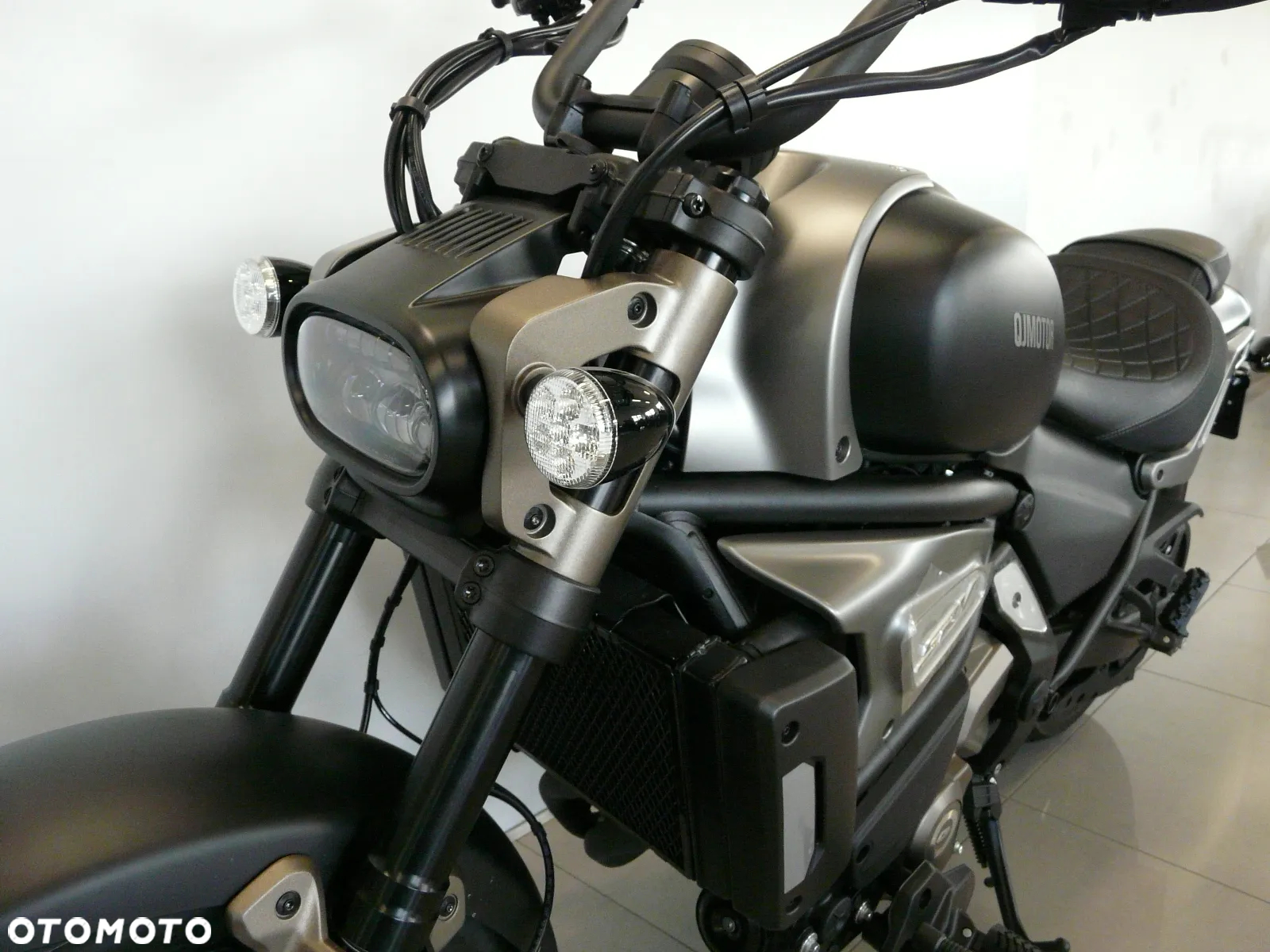 QJMOTOR SRV 700 - 17