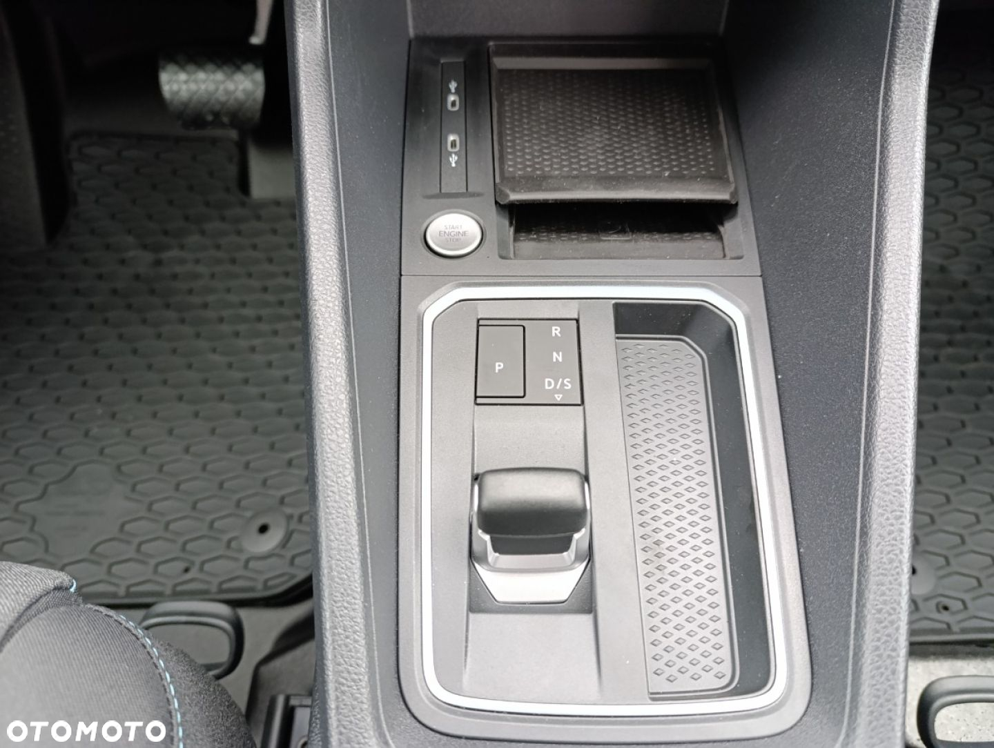 Ford Transit Connect - 21