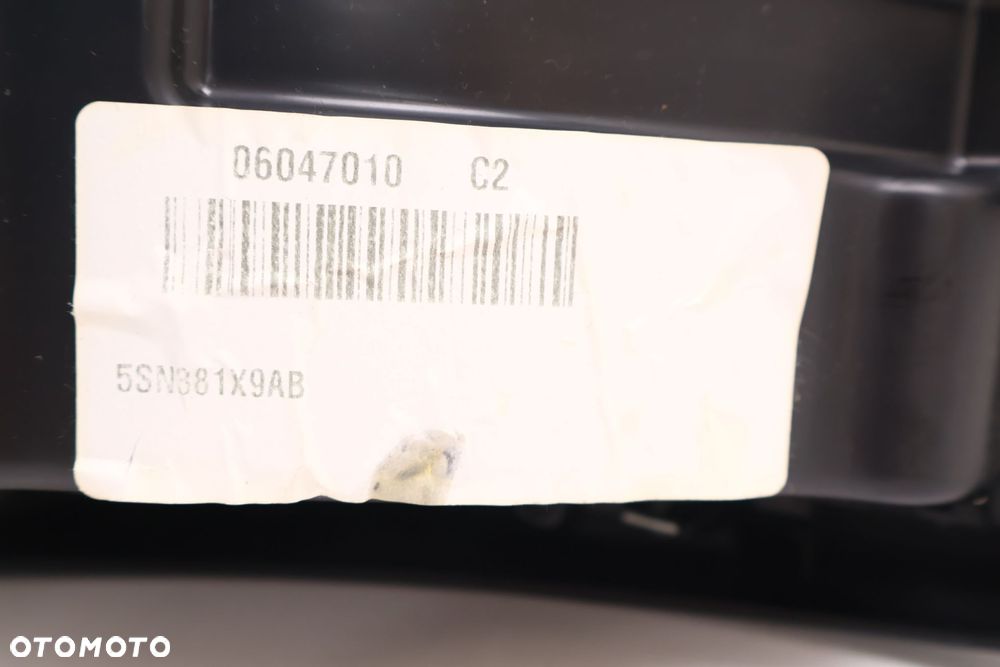 JEEP GRAND CHEROKEE WK2 KRATKI NAWIEWU PANEL TUNELU ŚRODKOWEGO 5SN381X9AB - 9